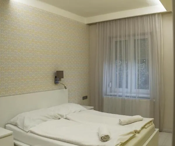 Attila Luxury Lägenhet *